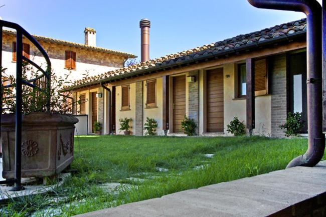 Country House Carfagna Asís Exterior foto