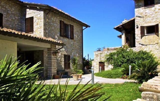 Country House Carfagna Asís Exterior foto